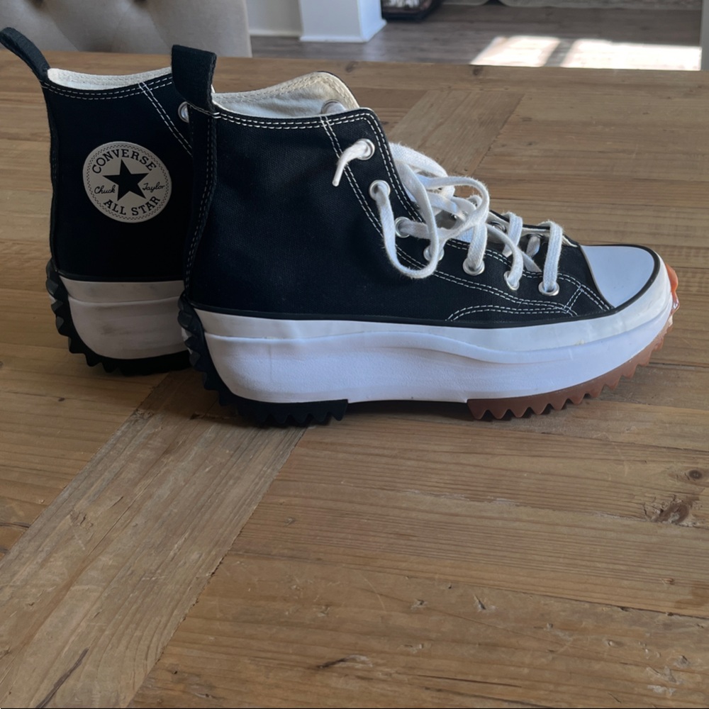 Converse Run Star hike Black and White Platform Sneakers - Picture 2 of 5